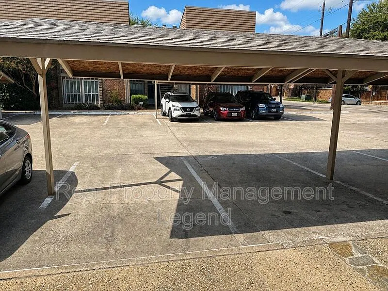 2 bed, 2.0 bath, 972 sqft, $1,845 — Photo 3