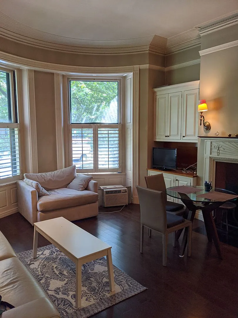 September - Back Bay Furnished 1 Bedroom — Photo 2