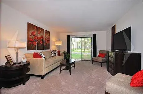 5 Country Club Drive — Photo 6
