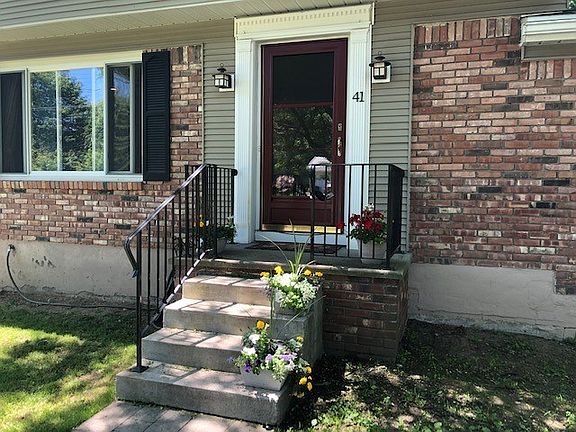 3rd image of 41 Fruitwood Dr