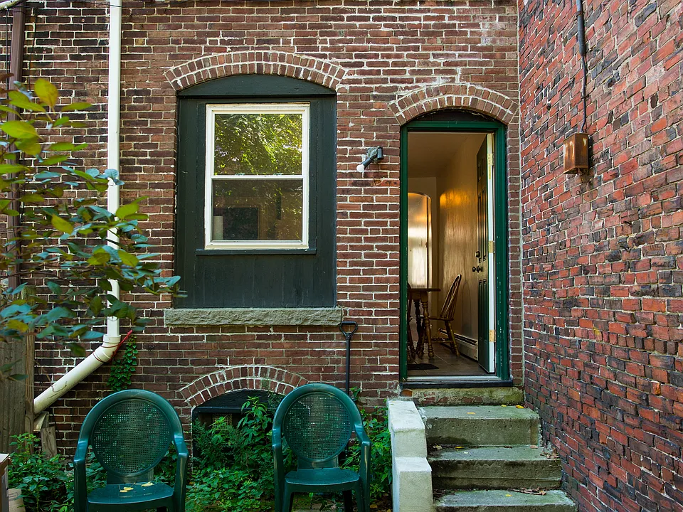 68 Hammond St
