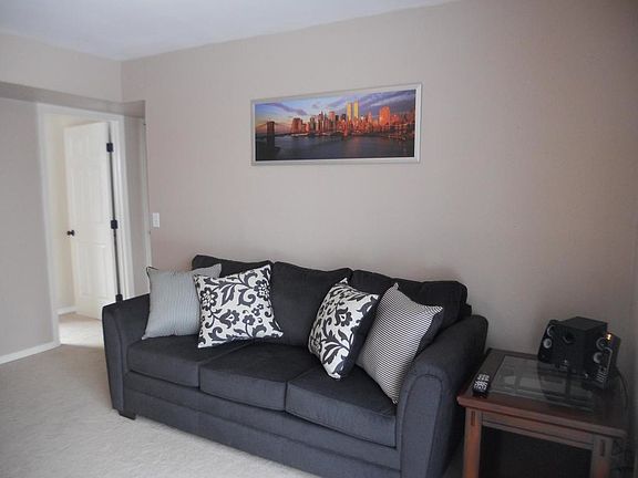 5th image of 1730 Lincoln Park Cir