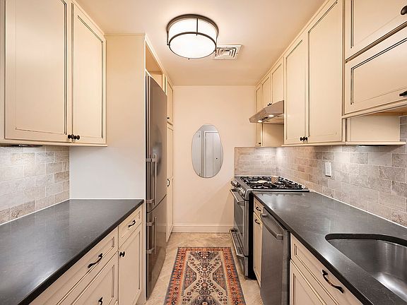 3rd image of 1825 Madison Ave APT 2B