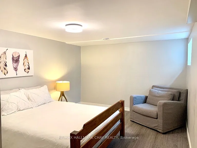 11 Daphne Cres #LOWER — Photo 8