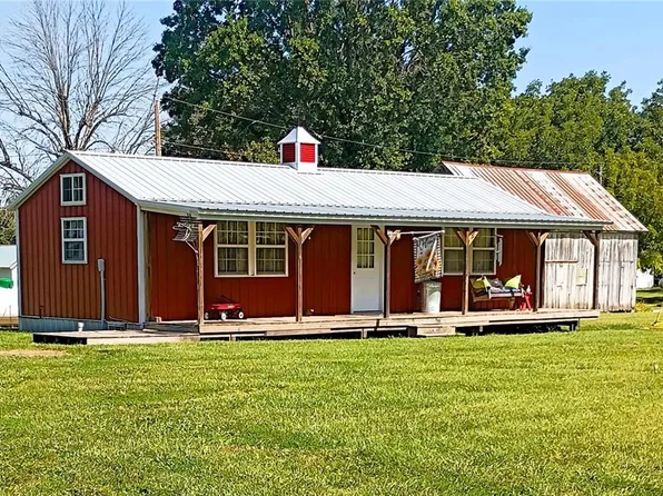 7799 3rd St, Aullville, MO 64037