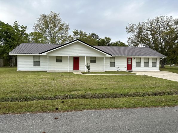 120 Lakeside Dr