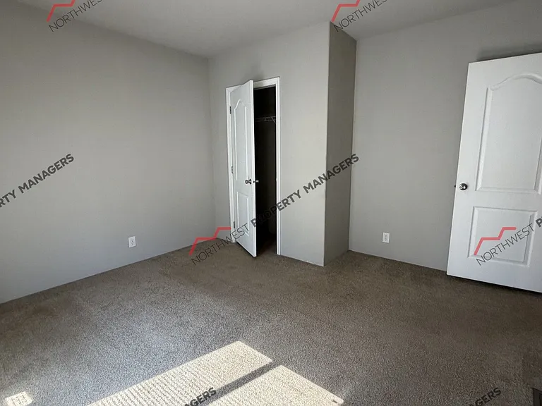 124 Valley View Dr — Photo 8
