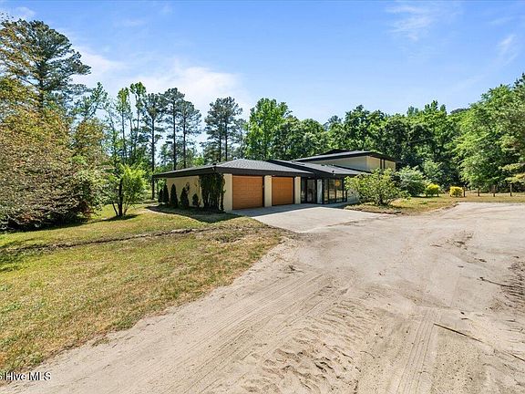 4th image of 171 Dobbins Lane