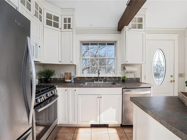 143 Summit Ave — Photo 9