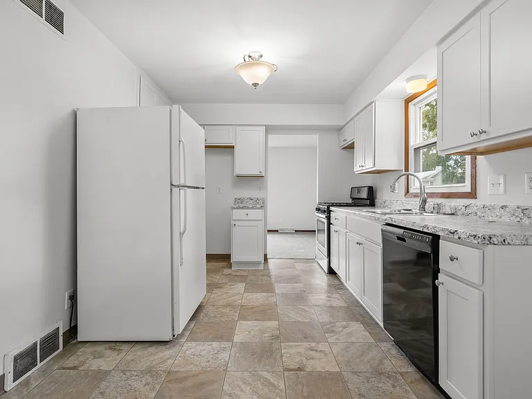 11208 W Forest Home Ave #11210 — Photo 4