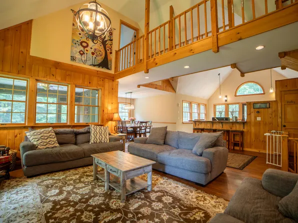 238 Hemlock Hill Road, Wardsboro, VT 05355