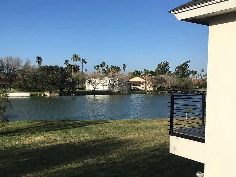 611 Continental Dr #4 — Photo 5