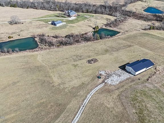 3rd image of 2065 Drennon Rd