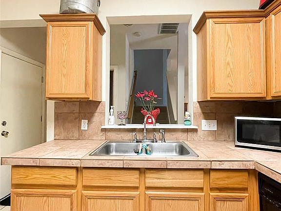 5th image of 12015 Privada Saratoga Ave