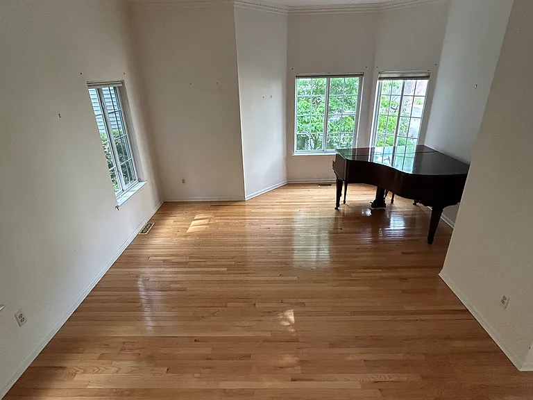 137 Woods End — Photo 2