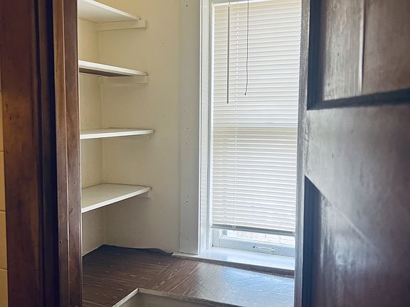 5th image of 3902A N Port Washington Ave #1