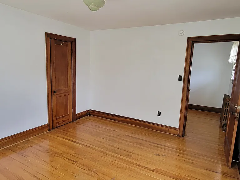 302 E Prospect St — Photo 17