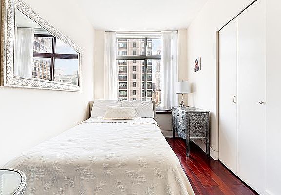 5th image of 188 E 64th St APT 1405