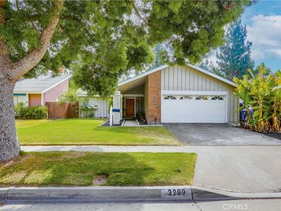 3209 S Center St, Santa Ana, CA, 92704
