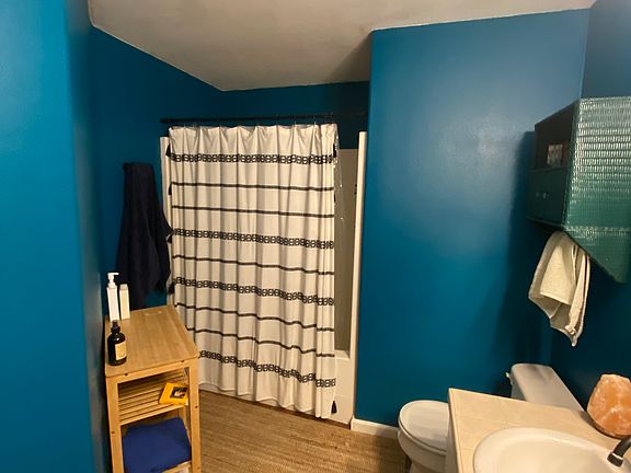 4th image of 828 NW 5th Cir