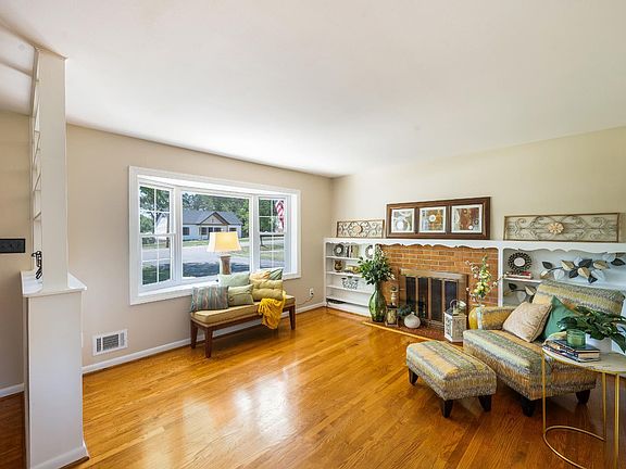 5th image of 1191 Rainbow Forest Dr