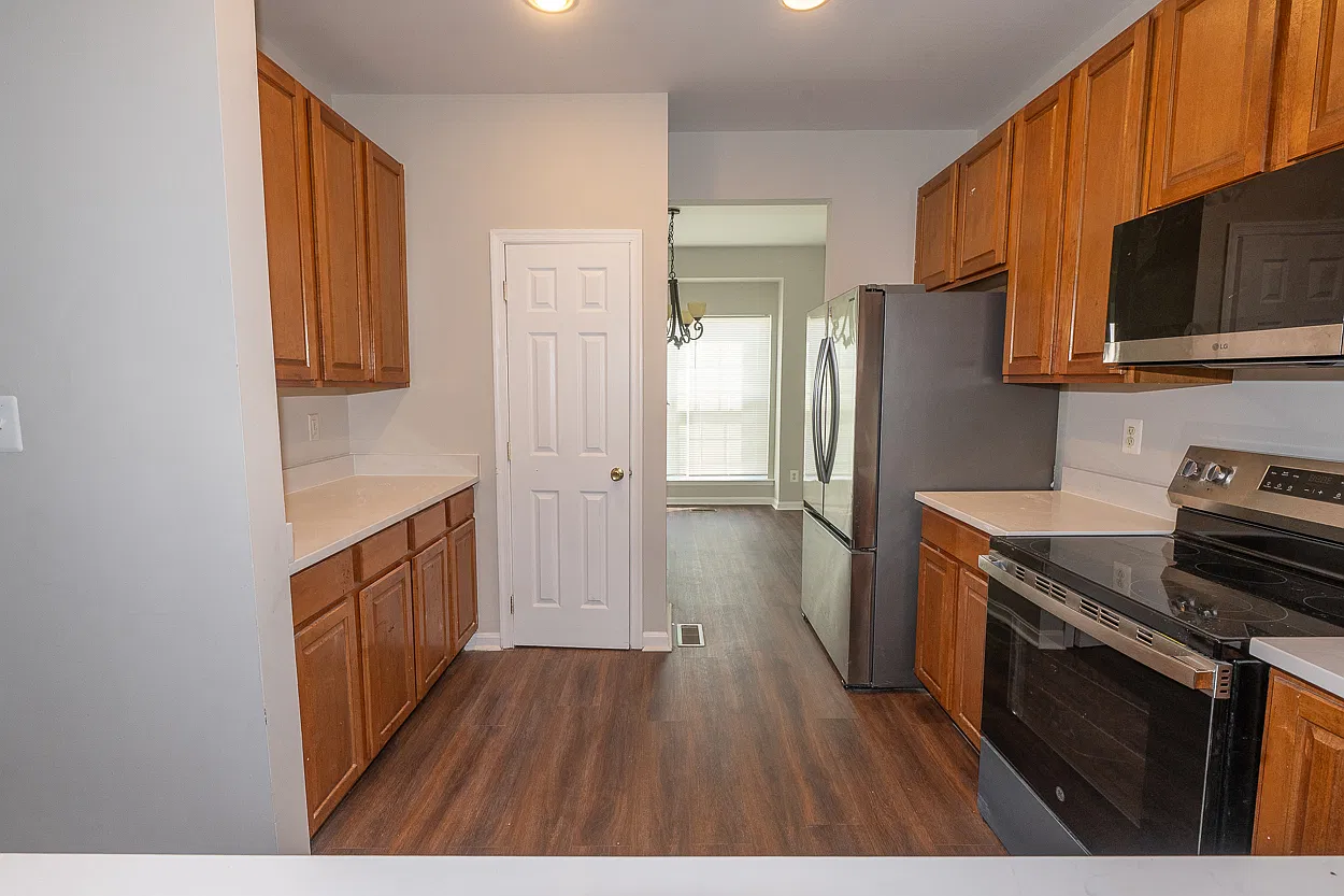 3 bed, 3.5 bath, 1406 sqft, $2,950 — Photo 3