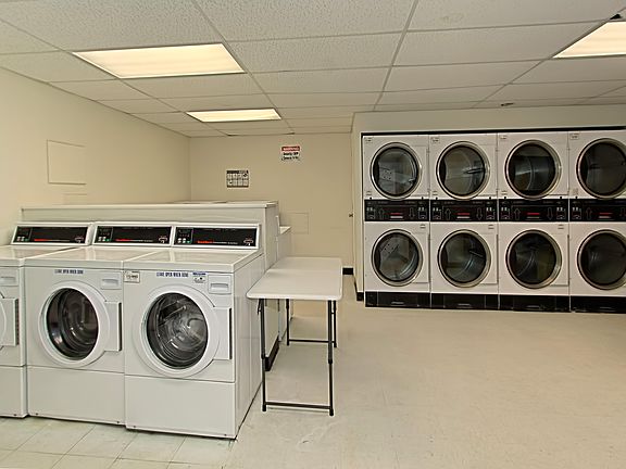 4th image of 101 S Whiting St APT 1010
