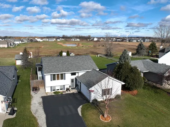 10306 White Manor COURT, Franksville, WI 53126