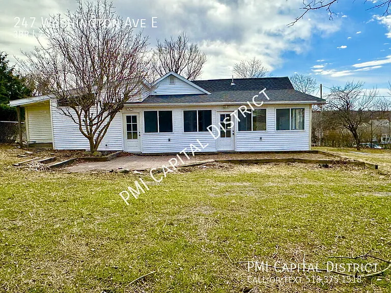 247 Washington Ave E — Photo 41