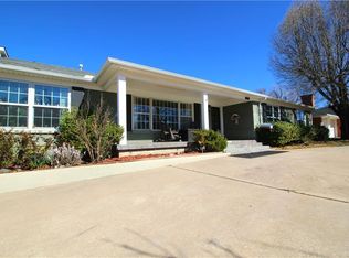 1707 Drakestone Ave, Nichols Hills, OK 73120