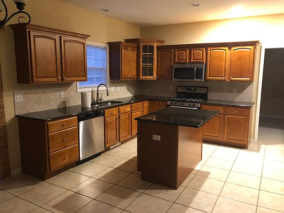 3rd image of 10311 N Creekstone Ct