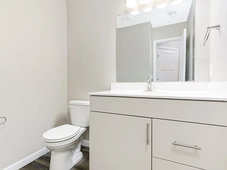 6044 Manchester Ave NE — Photo 3