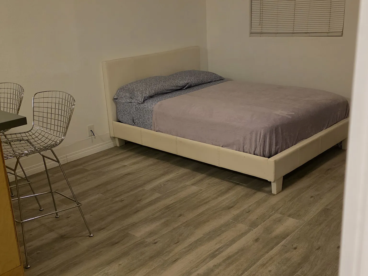 Studio, 700 sqft, $1,850 — Photo 3