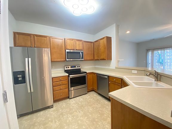 3rd image of 521 Perrault Dr