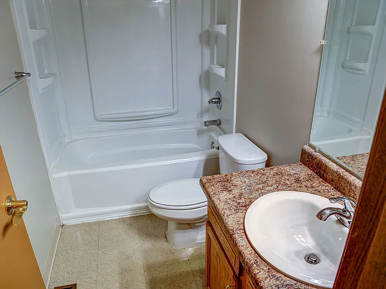 Floor plan 2 bathroom