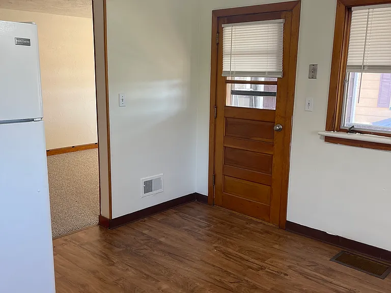 324 Knarr St #B — Photo 4