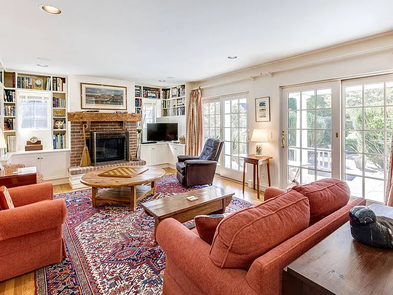 52 Ocean Ave — Photo 13