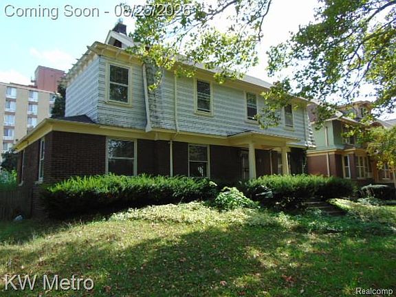 2nd image of 665 Pallister St