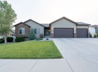 2113 Big Lost Dr, Gillette, WY 82718