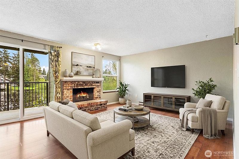 2nd image of 820 E Cady Rd #E204