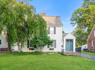 1676 Edgefield Rd, Lyndhurst, OH 44124