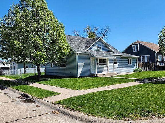 2nd image of 2321 W 2nd St