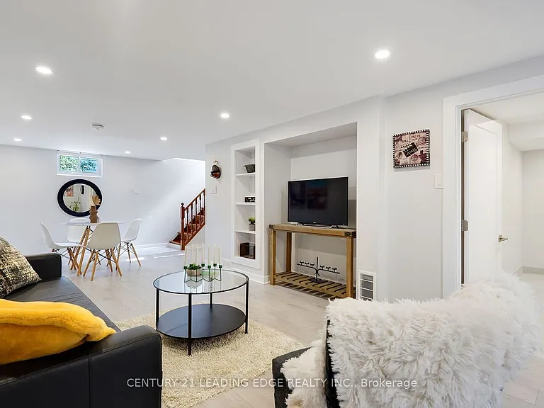 128 Admiral Rd #BASEMENT — Photo 8