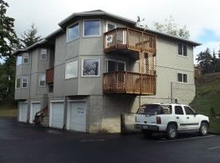 3810 Buccaneer Ln APT A, North Bend, OR 97459