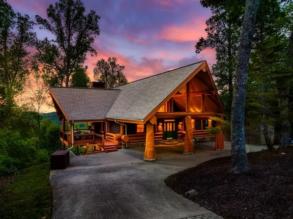 502 Overlook Rd, Blue Ridge, GA 30513