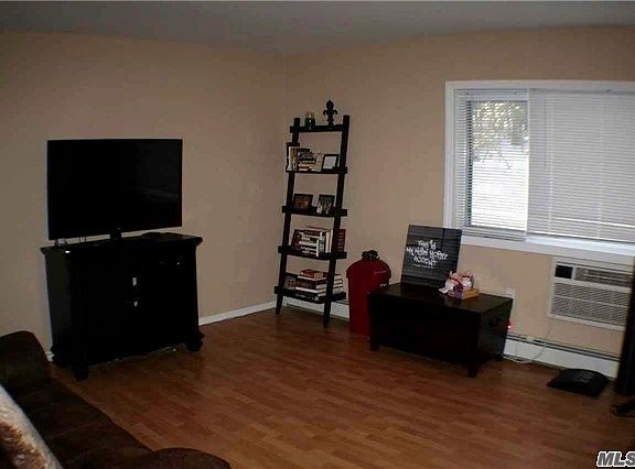 5th image of 89 Richmond Blvd Unit 3B