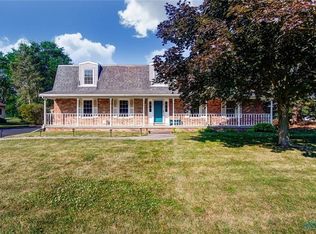 530 Carol Dr, Perrysburg, OH 43551