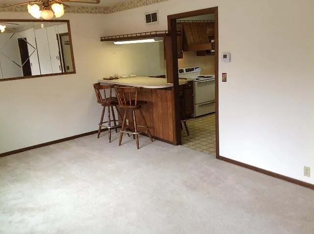 2509 Rosewood Ave — Photo 4