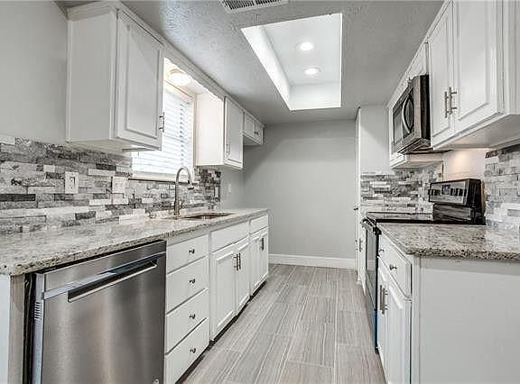 4th image of 641 Cove Hollow Dr