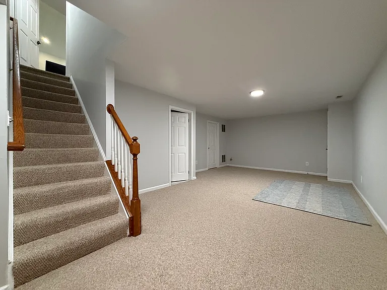 8011 Lions Crest Way — Photo 32